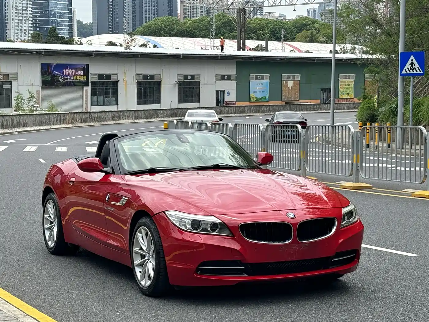 BMW Z4 2013 sDrive20i Leading фото 25