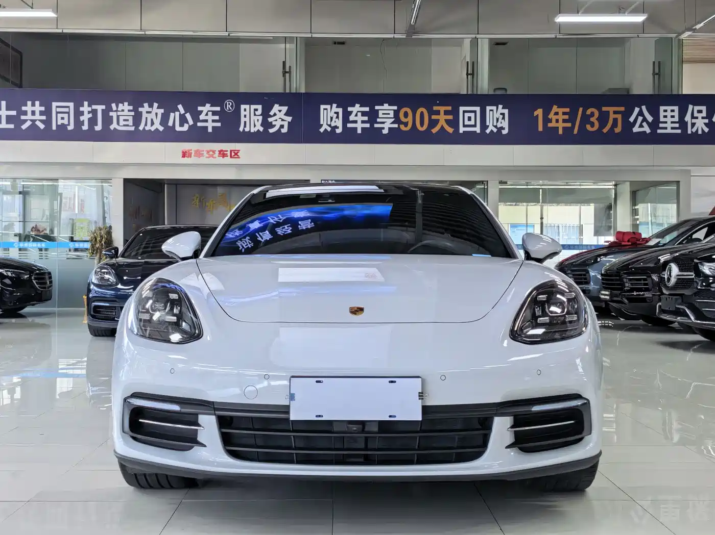 Porsche Panamera 2017 Panamera 4 Executive Long Wheelbase 3.0T фото 2