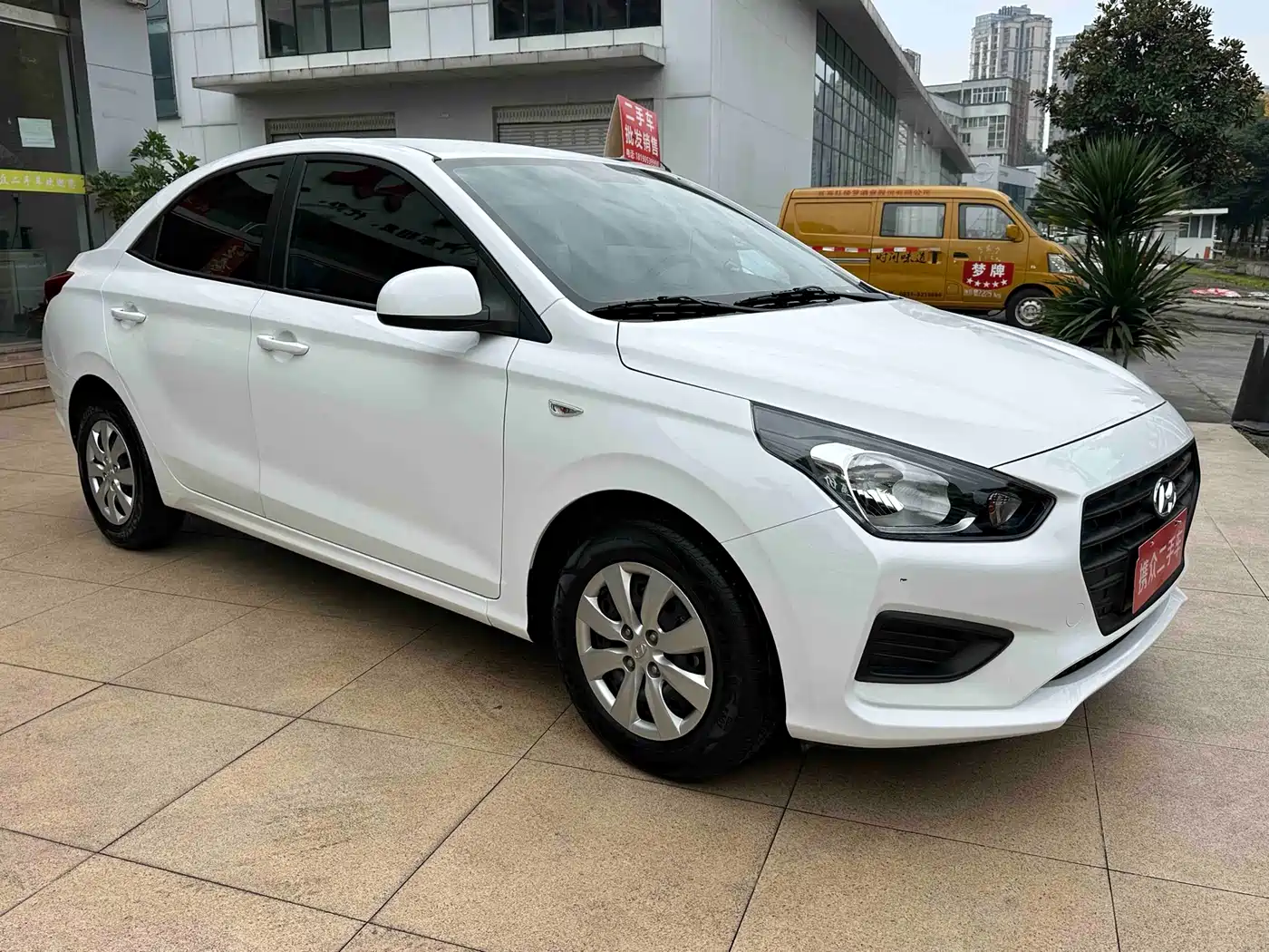 Hyundai Verna 2020 1.4L Manual GL Renewal Edition фото 2