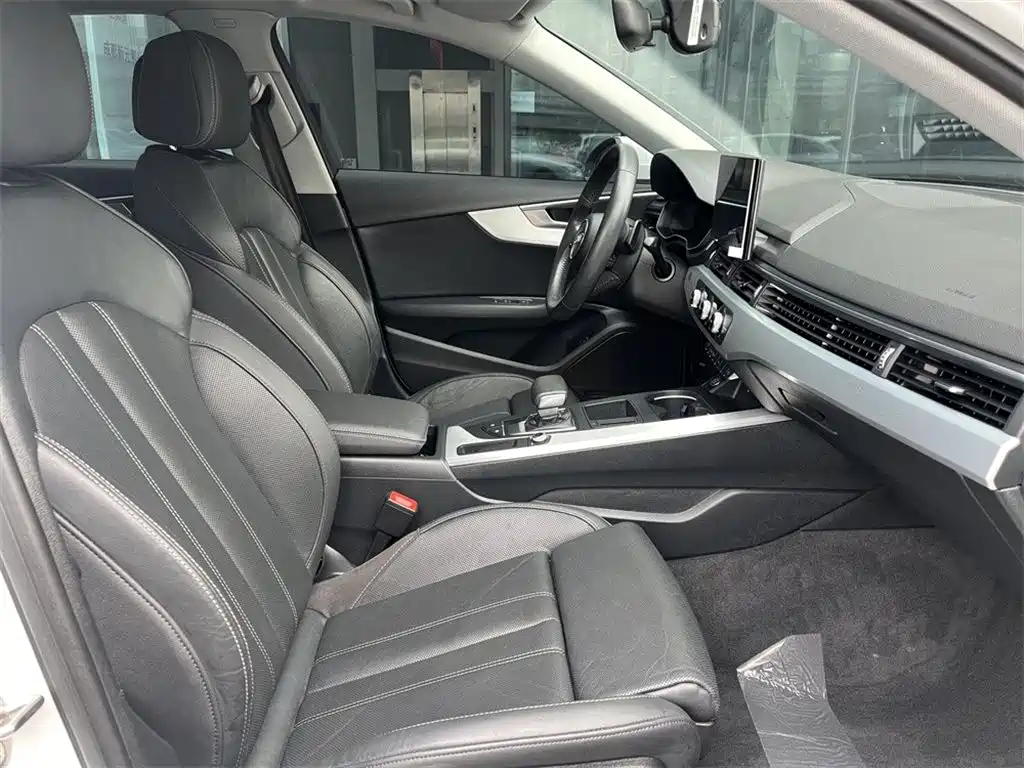 Audi A4L 2020 40 TFSI Fashion Dynamic Edition фото 10
