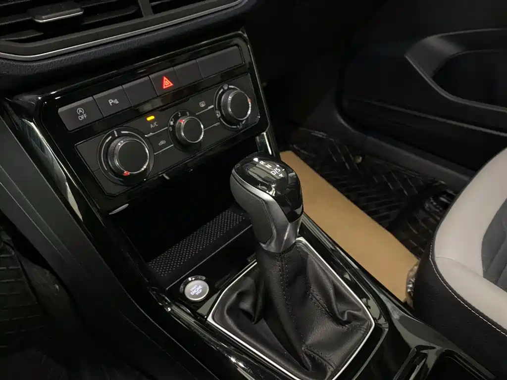VOLKSWAGEN TUYUE