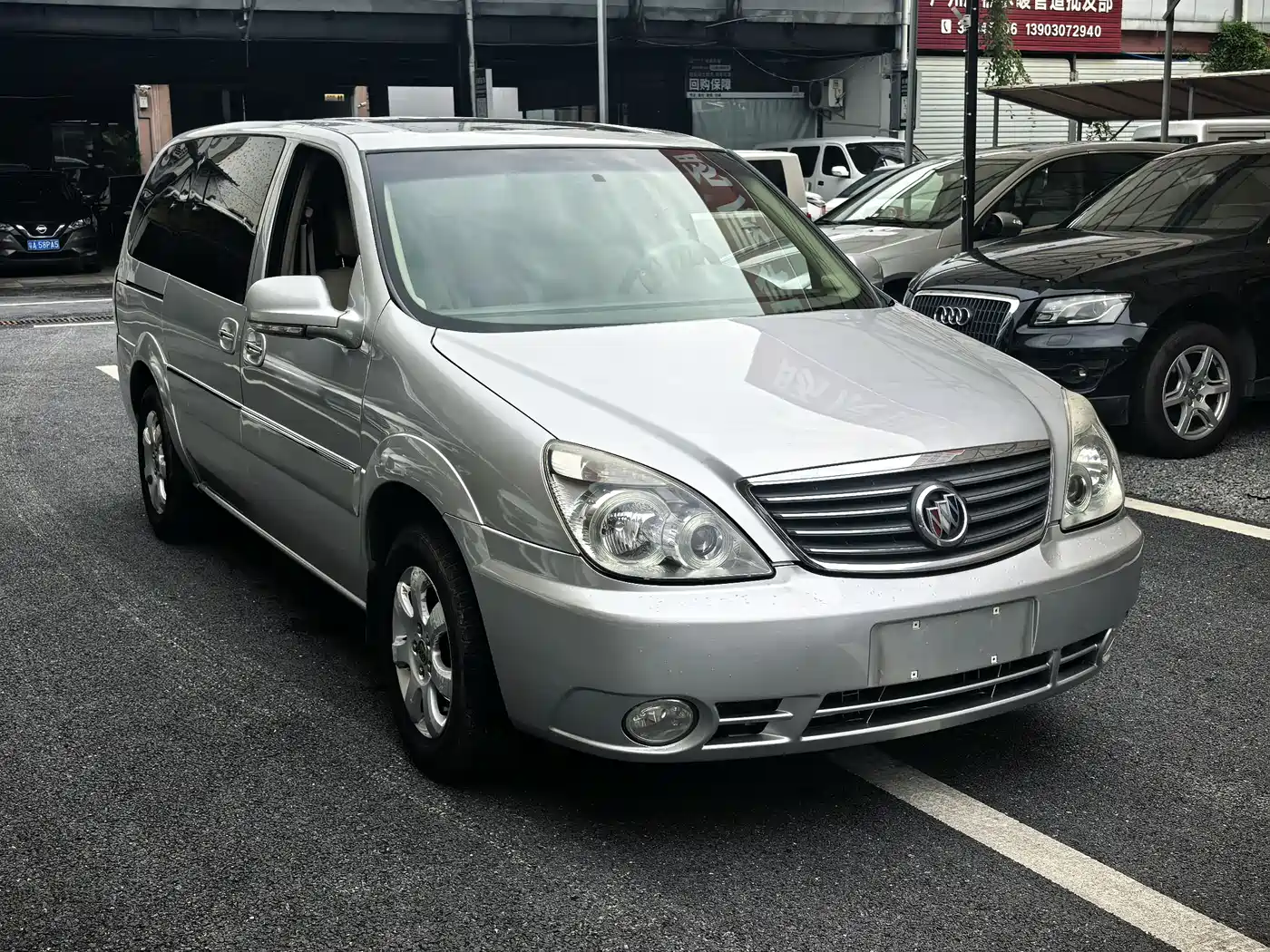 Photo 3 - Buick GL8