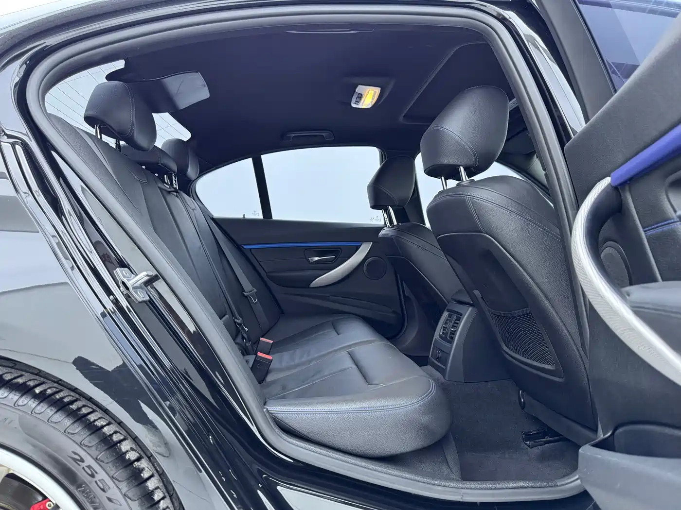 BMW 3 Series 2018 320i M Sport Package фото 16