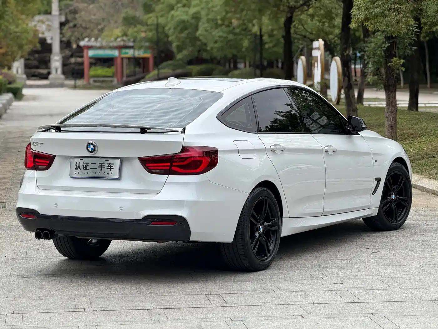 BMW 3 Series GT 2019 320i M Sport Model фото 13