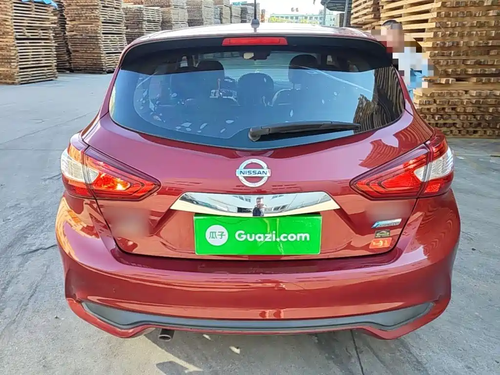 Фото 6 - Nissan Tiida