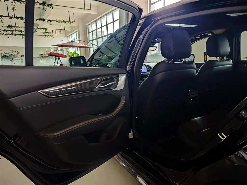 Cadillac CT5 2023 28T Platinum Style фото 20