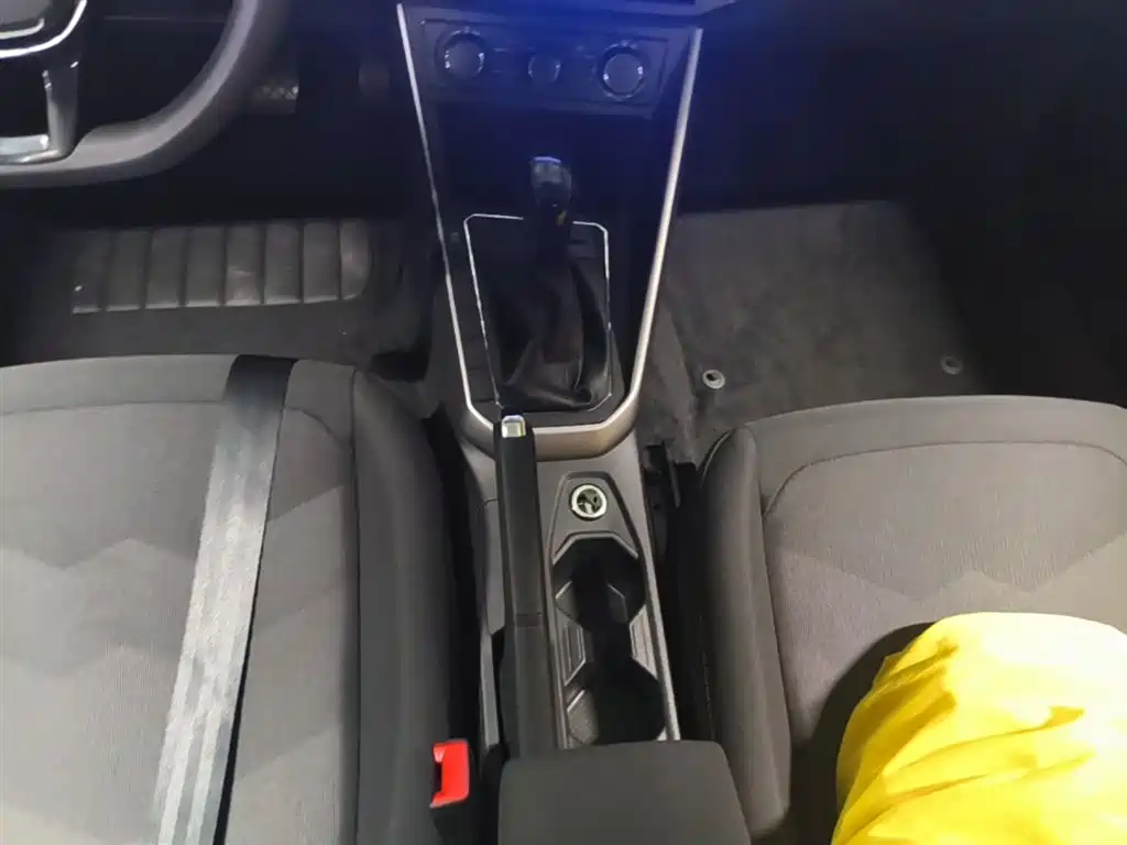 Volkswagen Polo 2019 Plus 1.5L Automatic Panorama Enjoyment Edition фото 14