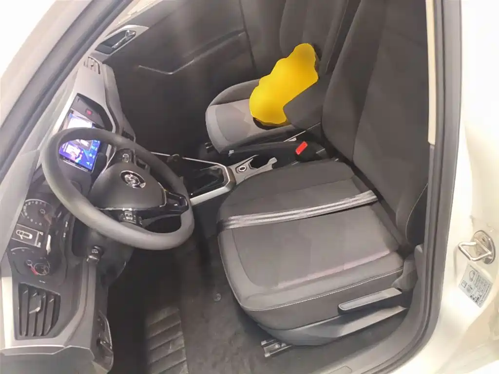 Volkswagen Polo 2019 Plus 1.5L Automatic Panorama Enjoyment Edition фото 15