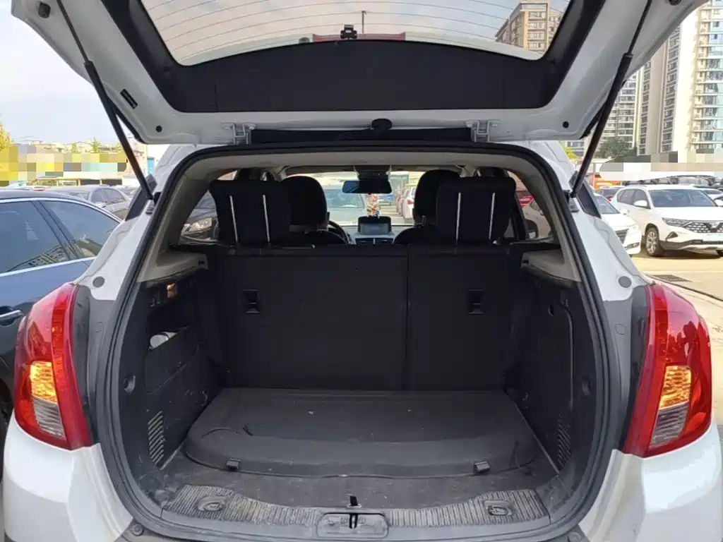 Фото 19 - Buick Encore