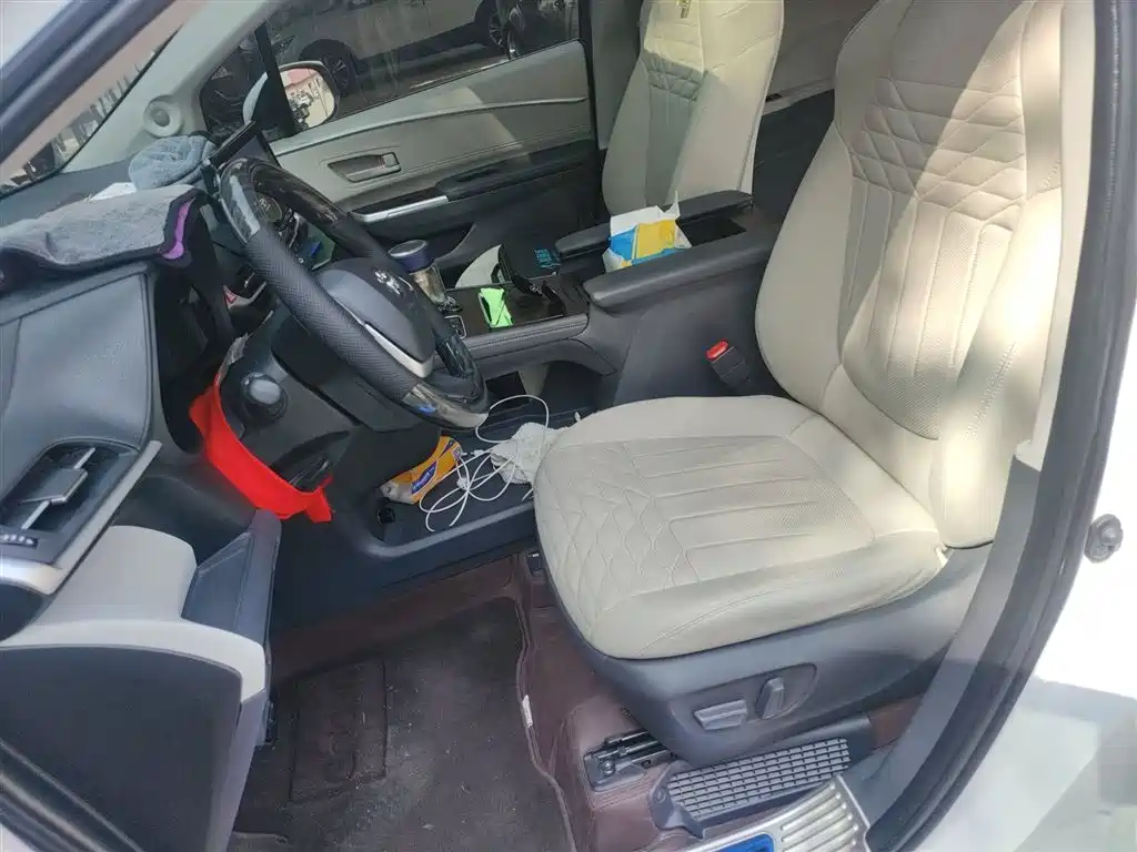 Toyota Sienna 2024 2.5L Hybrid Comfort Edition фото 8