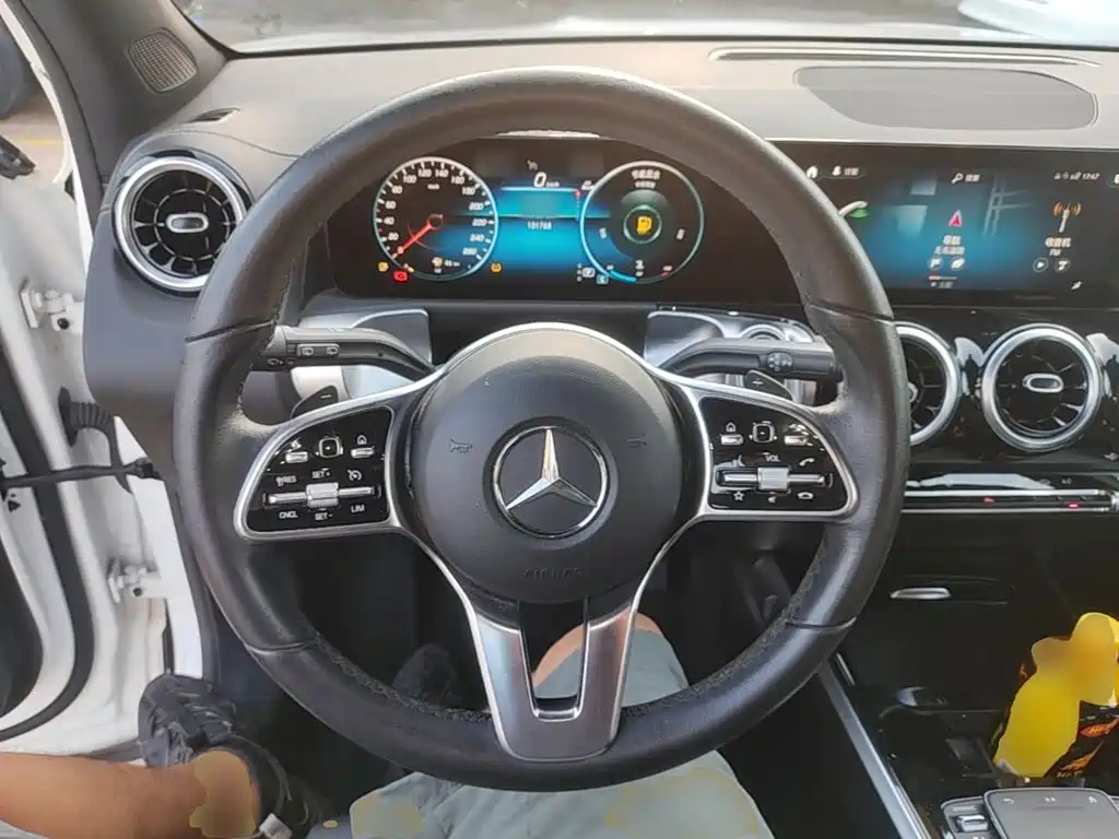 Фото 11 - Mercedes-Benz GLB