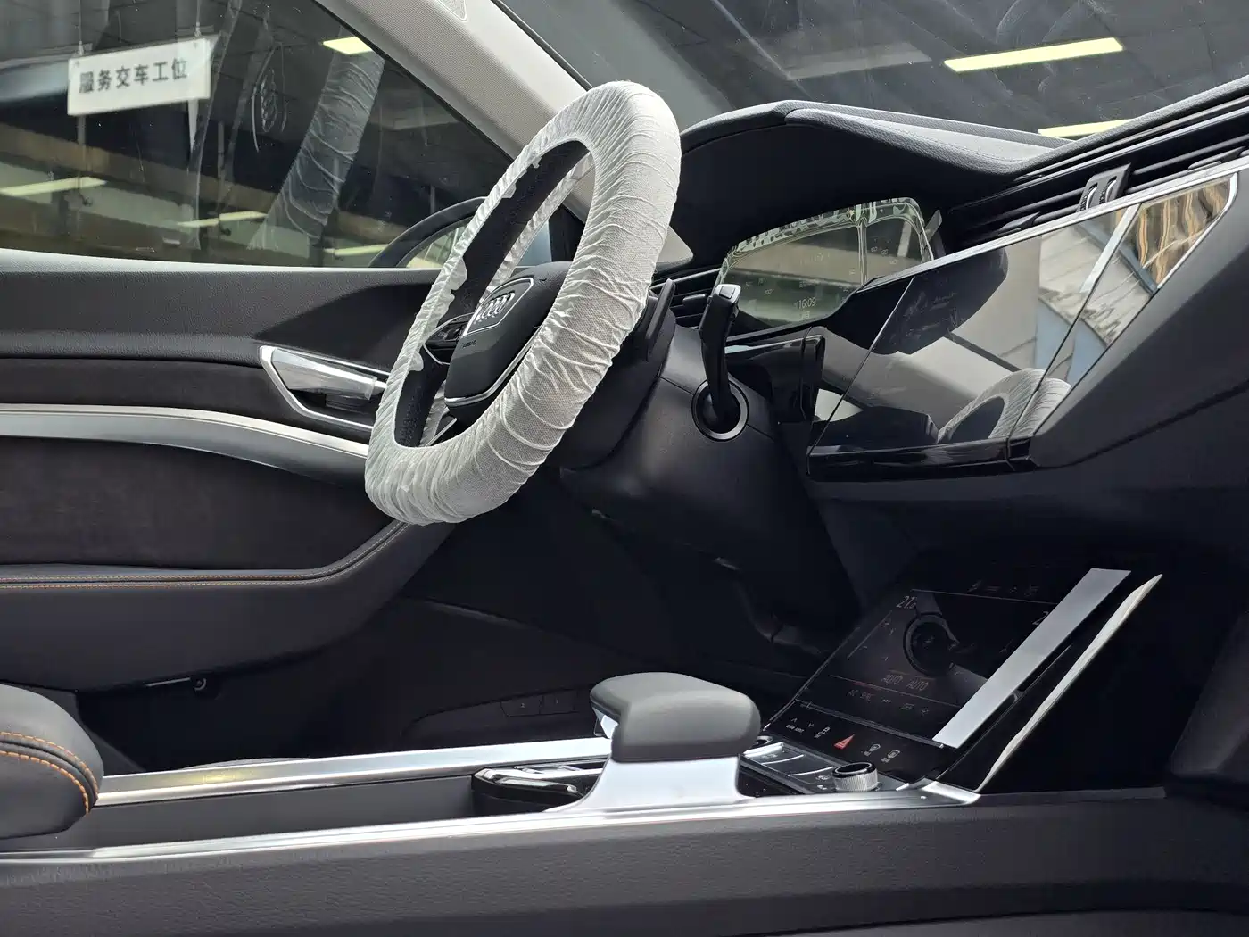 Audi e-tron 2021 50 quattro Exclusive Selection фото 12