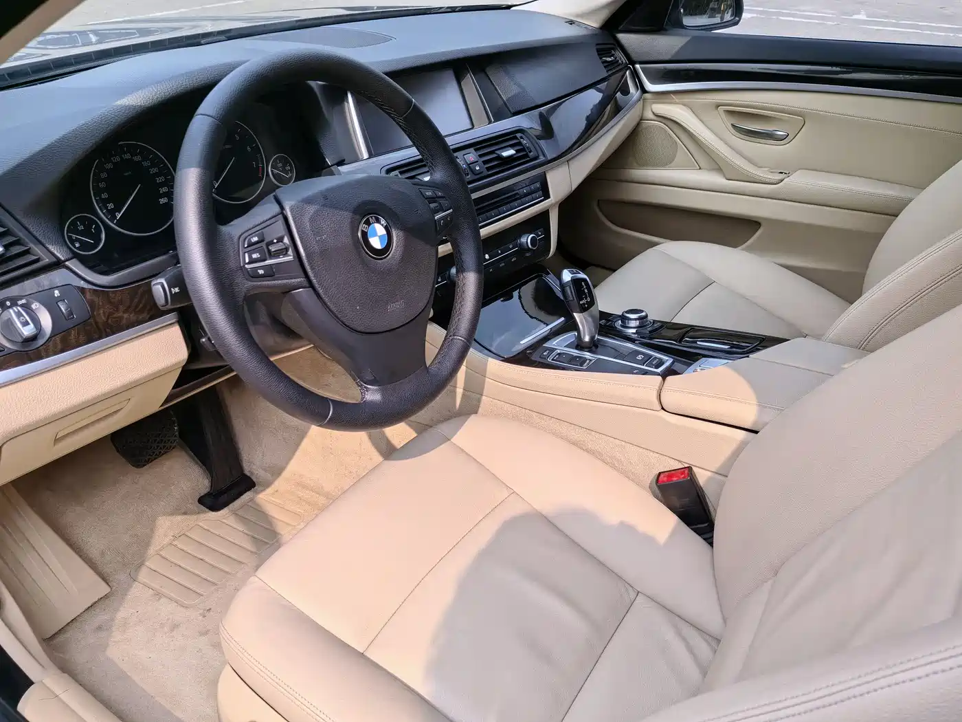 BMW 5 Series 2014 525Li Leading фото 9