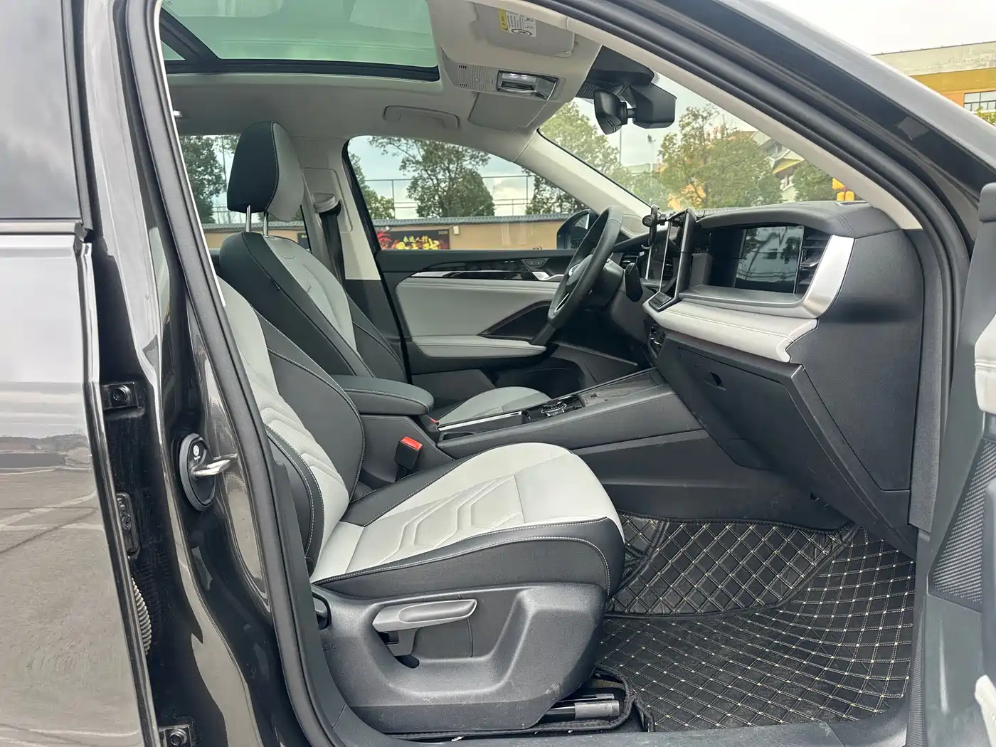 Volkswagen Tayron 2025 Tayron L 330TSI 2WD Elite фото 21