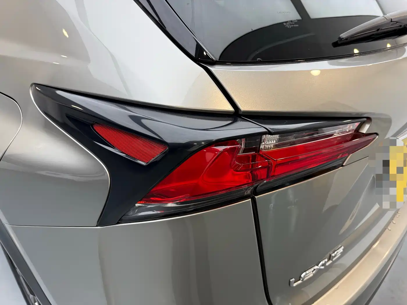 Lexus NX 2015 300h FWD Luxury фото 7