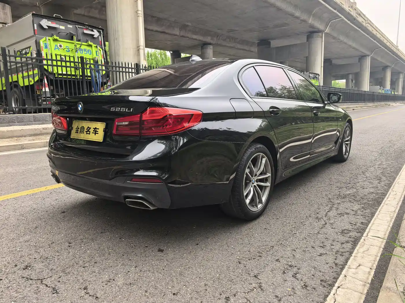 BMW 5 Series 2019 525Li M Sport Package фото 5