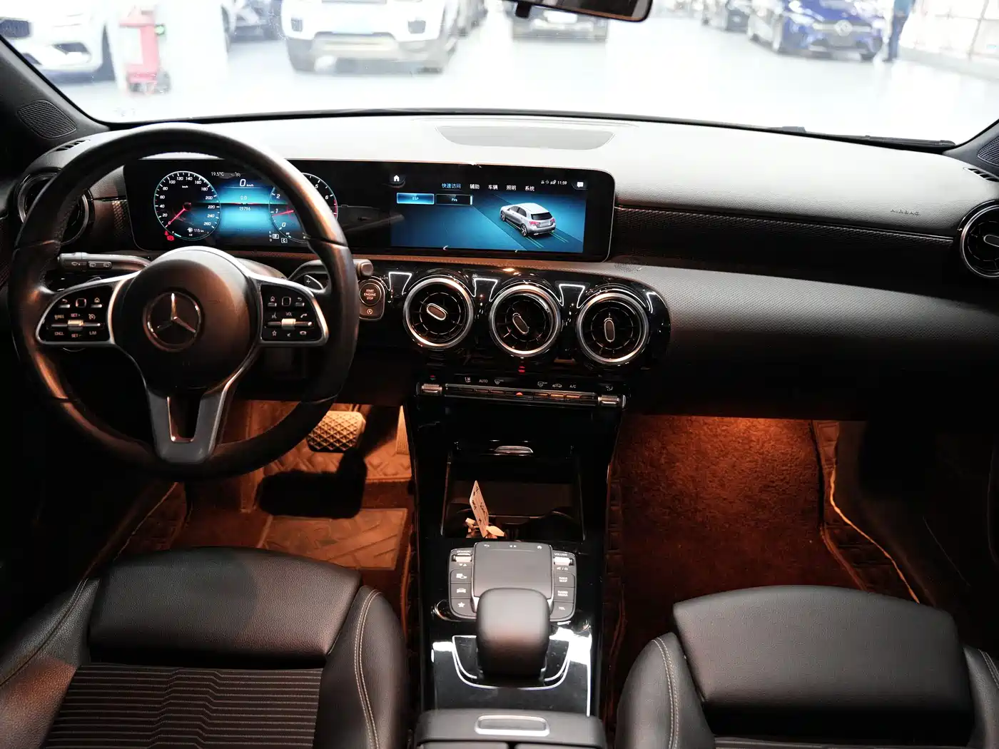 Mercedes-Benz A-Class (Import) 2019 A 200 Dynamic Version фото 13