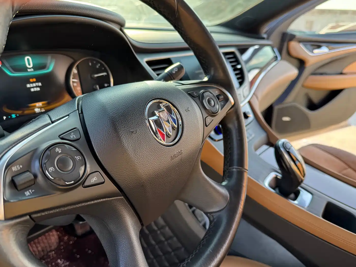 Buick LaCrosse 2018 Model 28T Luxury Edition фото 5