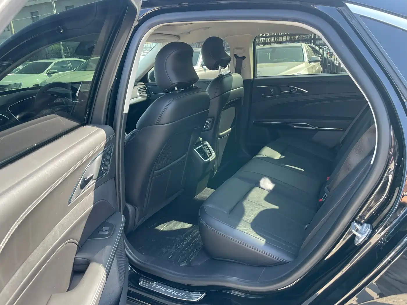 Ford Taurus 2021 2019 EcoBoost 245 Premium Edition