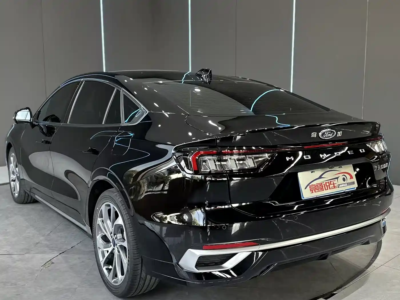 Ford Mondeo 2025 2.0T EcoBoost Premium фото 8