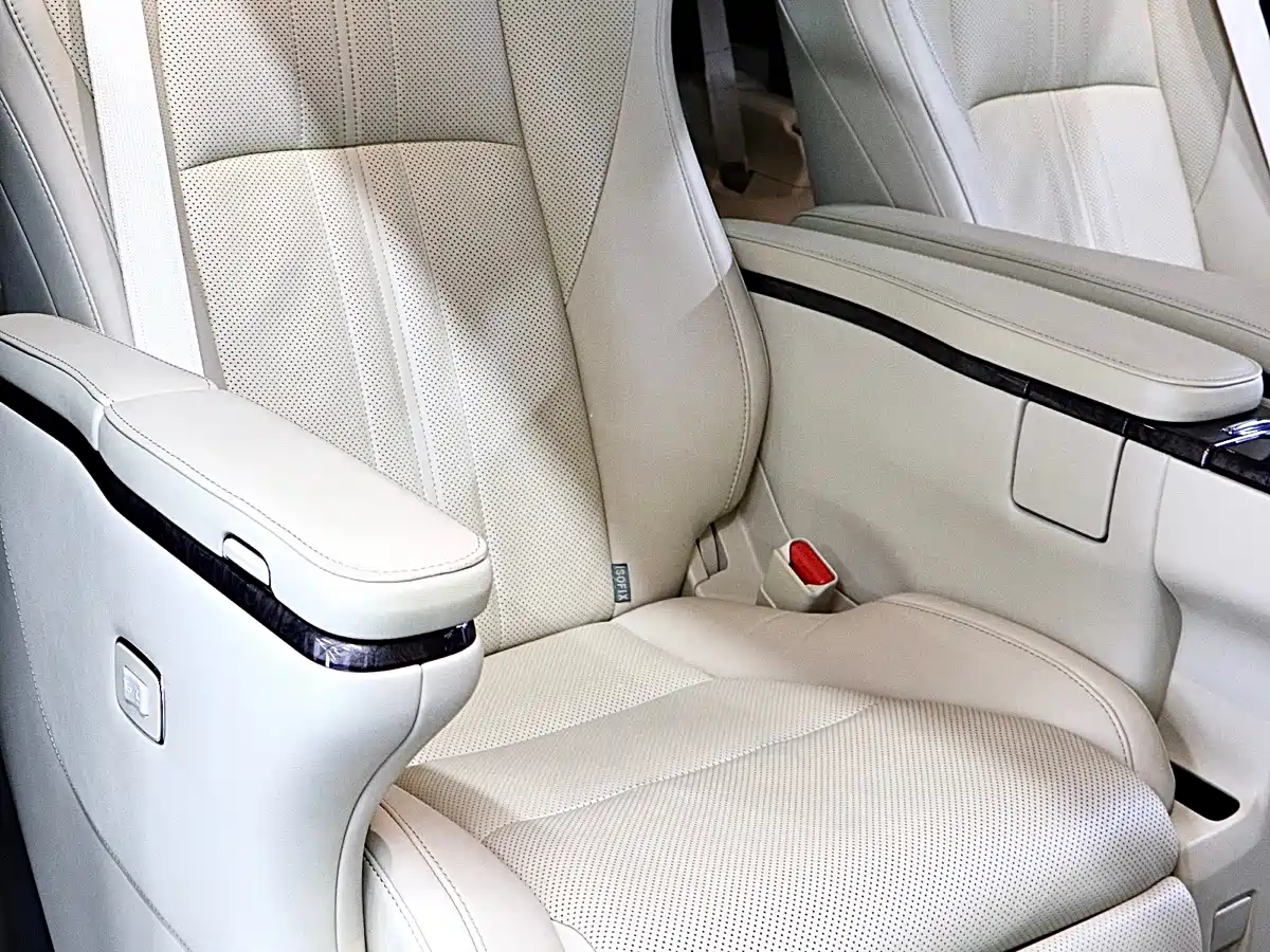 Toyota Vellfire 2021 Crown Hybrid 2.5L HV Supreme Edition фото 18