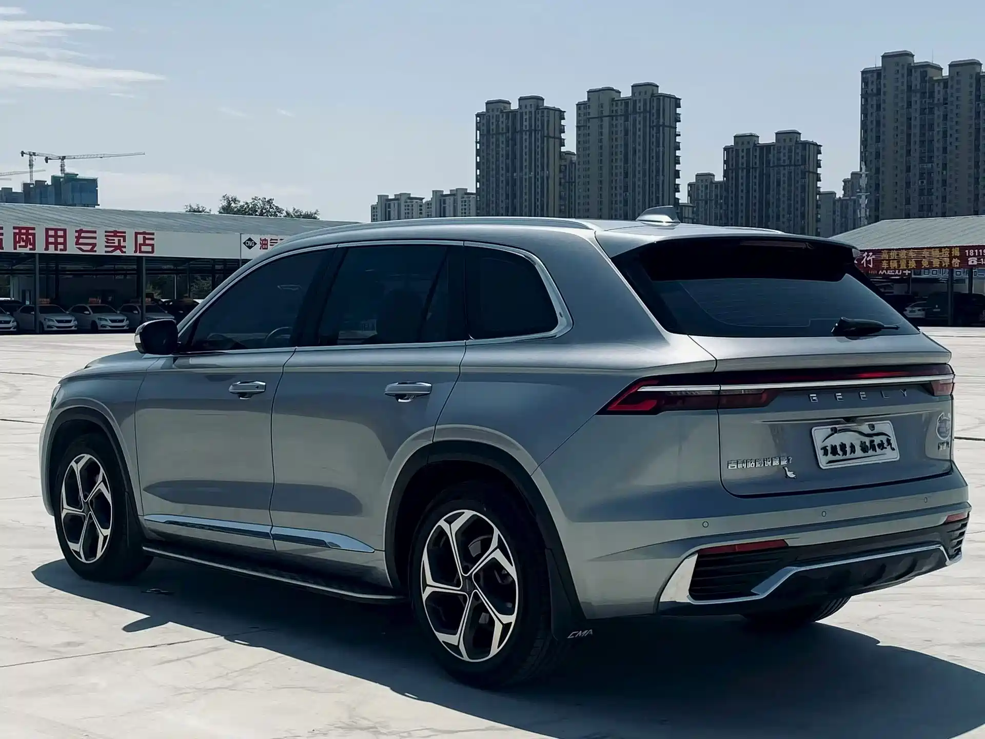 Фото 7 - Geely Monjaro