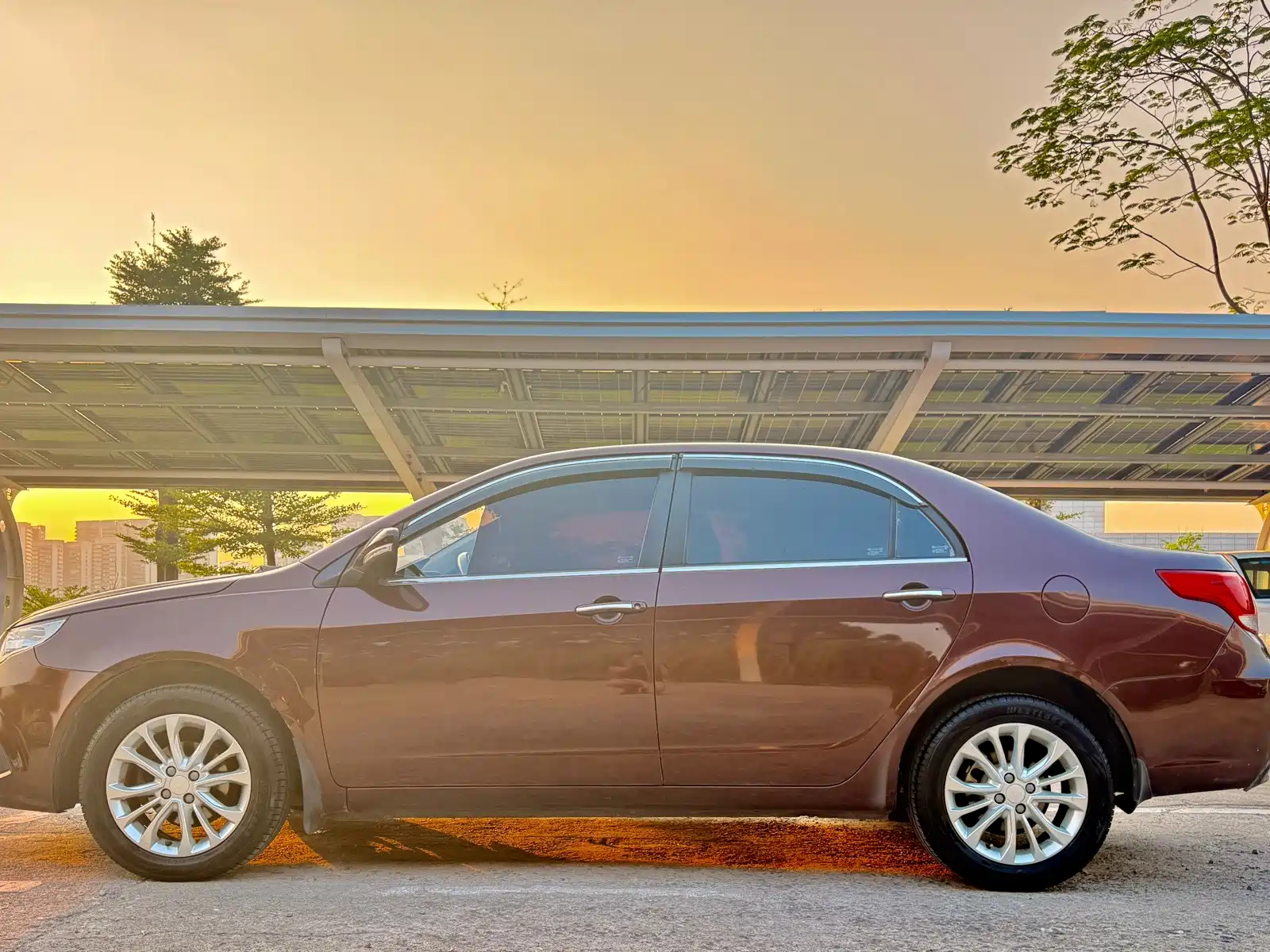 Фото 4 - Geely Vision