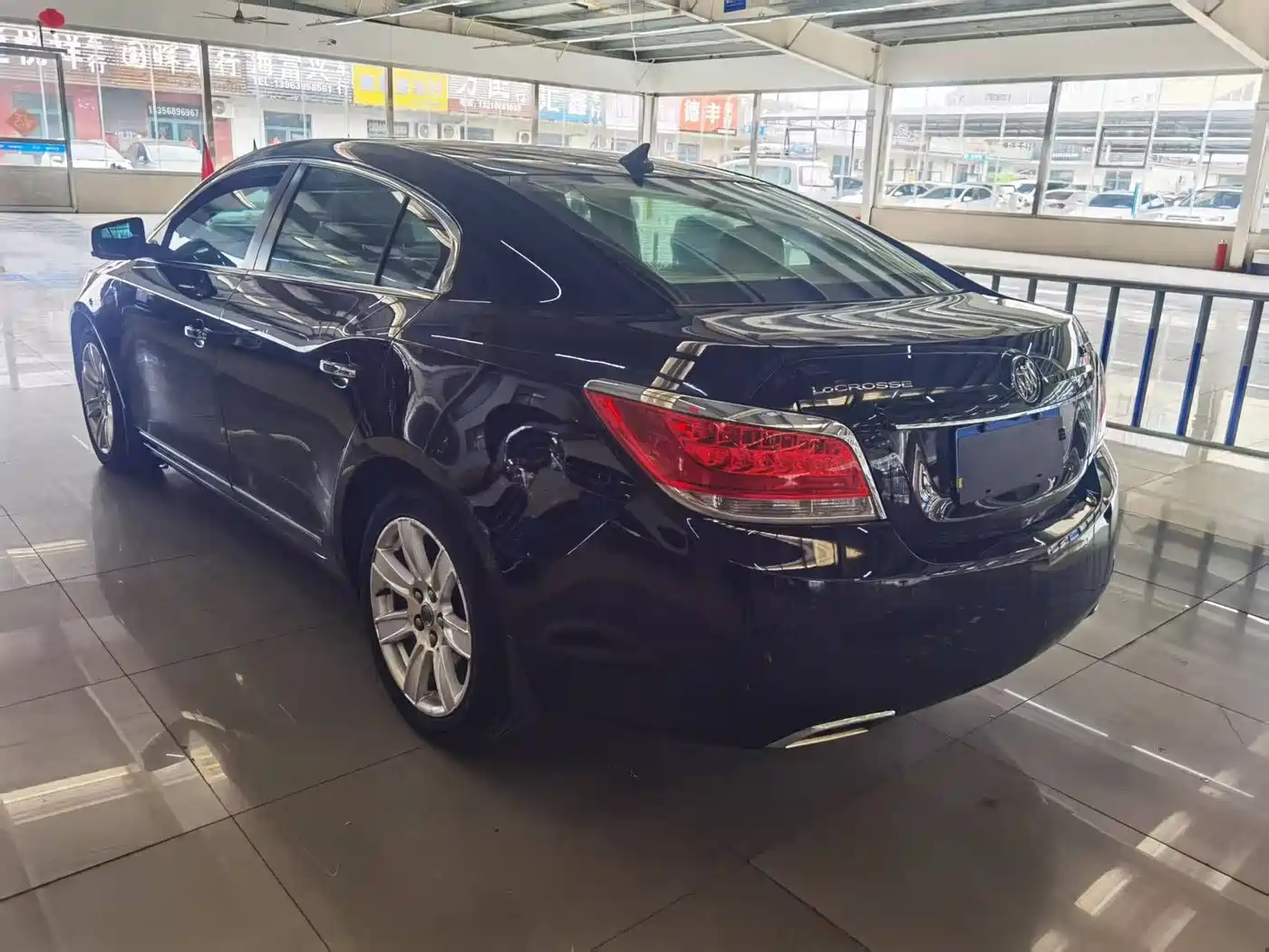 Buick LaCrosse 2010 2.4L Luxury фото 3
