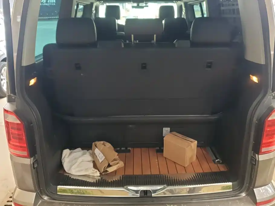Фото 4 - Volkswagen Multivan
