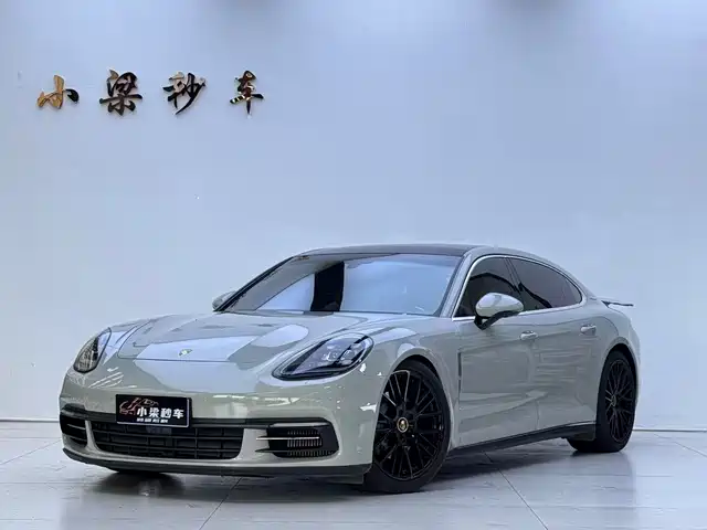 PORSCHE PANAMERA