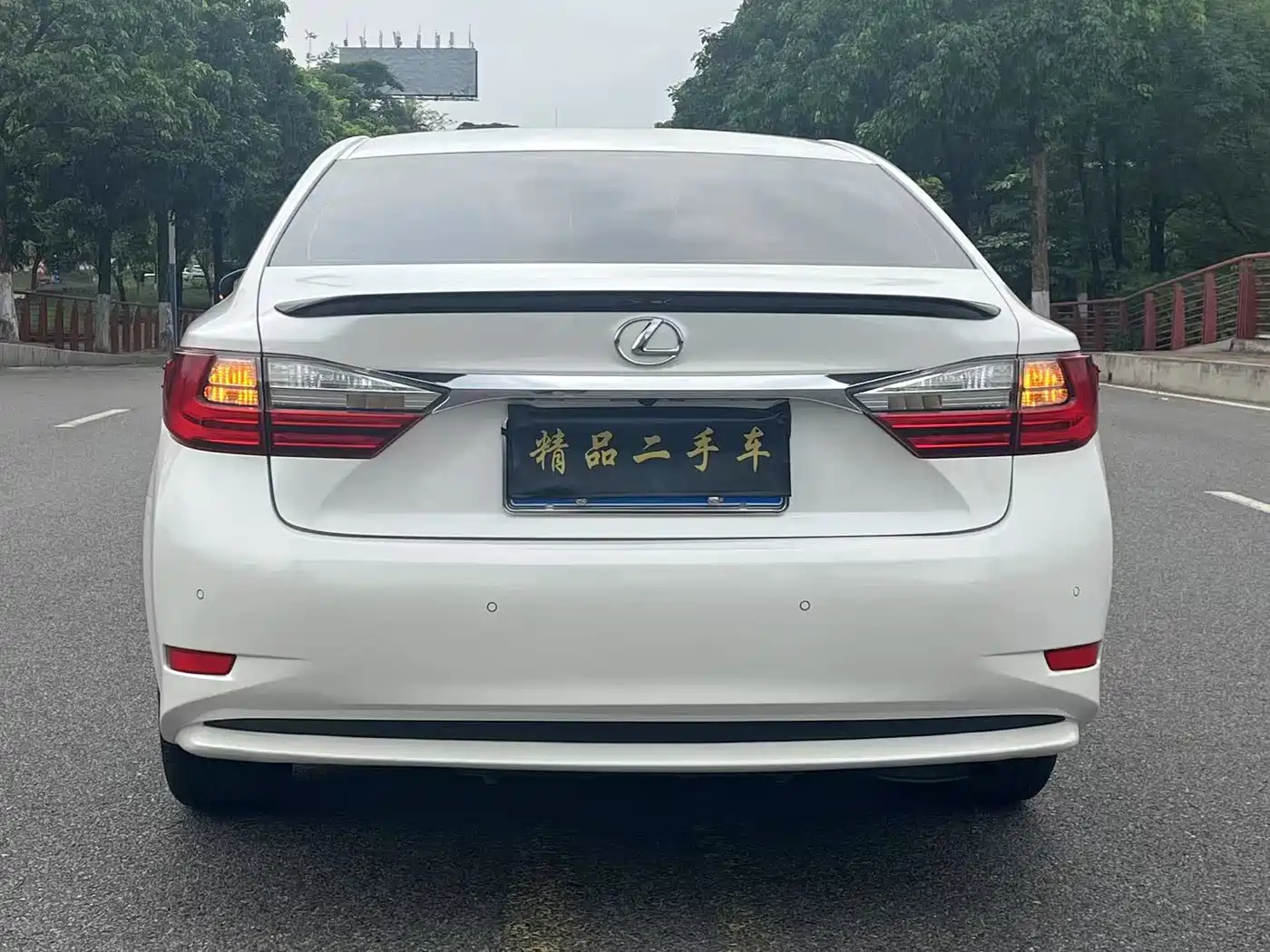 Lexus ES 2017 200 30th Anniversary Edition фото 6