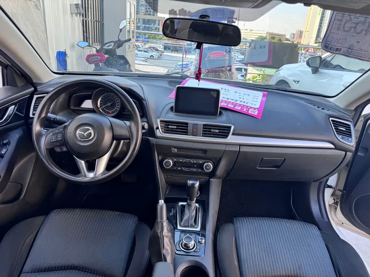 Mazda Mazda3 Axela 2014 Hatchback 1.5L Automatic Luxury фото 11