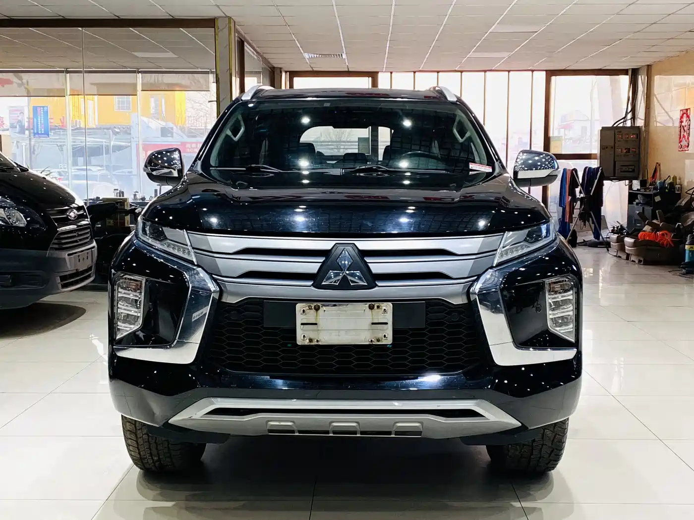 Mitsubishi Pajero Sport (Import) 2020 3.0L Luxury Edition фото 2