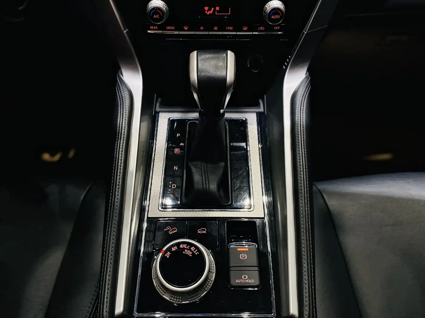 Mitsubishi Pajero Sport (Import) 2020 3.0L Luxury Edition фото 12