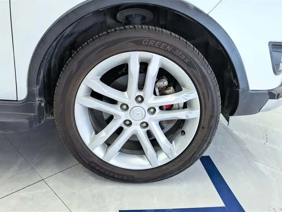 Changan CS35 2017 2017 1.6L Auto Luxury