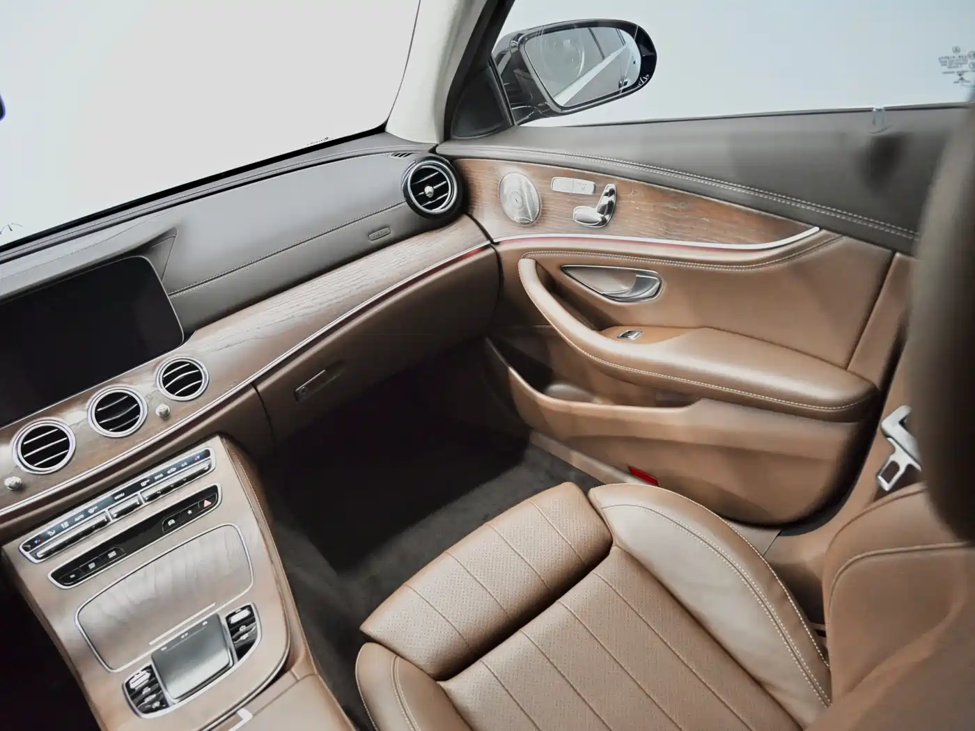 Mercedes-Benz E-Class 2022 Facelift E 300 L Luxury Style фото 52