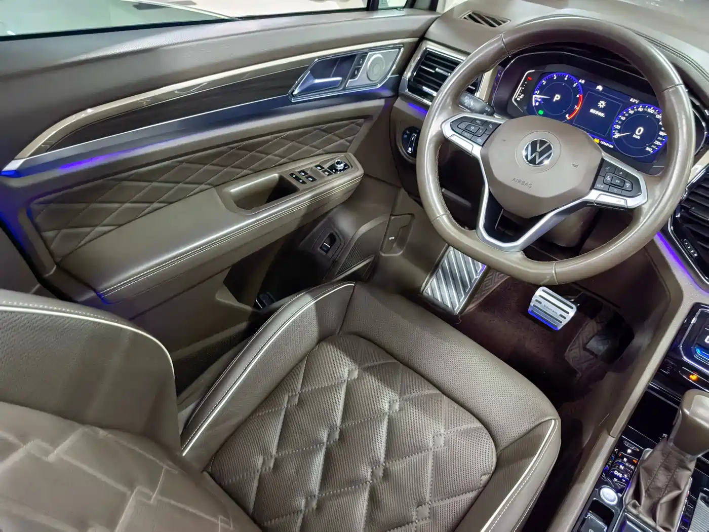 Volkswagen Viloran 2020 380TSI Premium фото 23