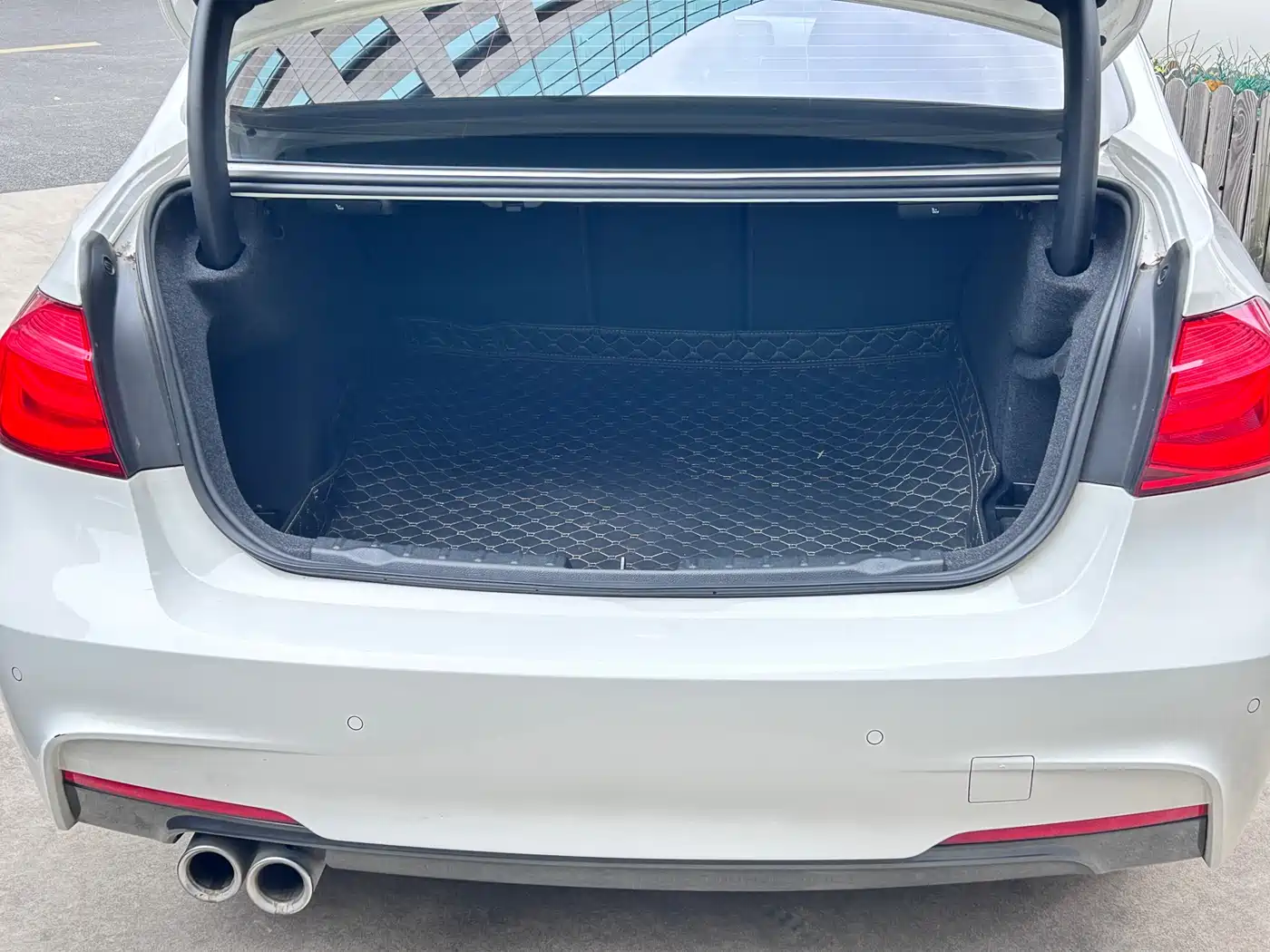 BMW 3 Series 2019 320i M Sport Package фото 6