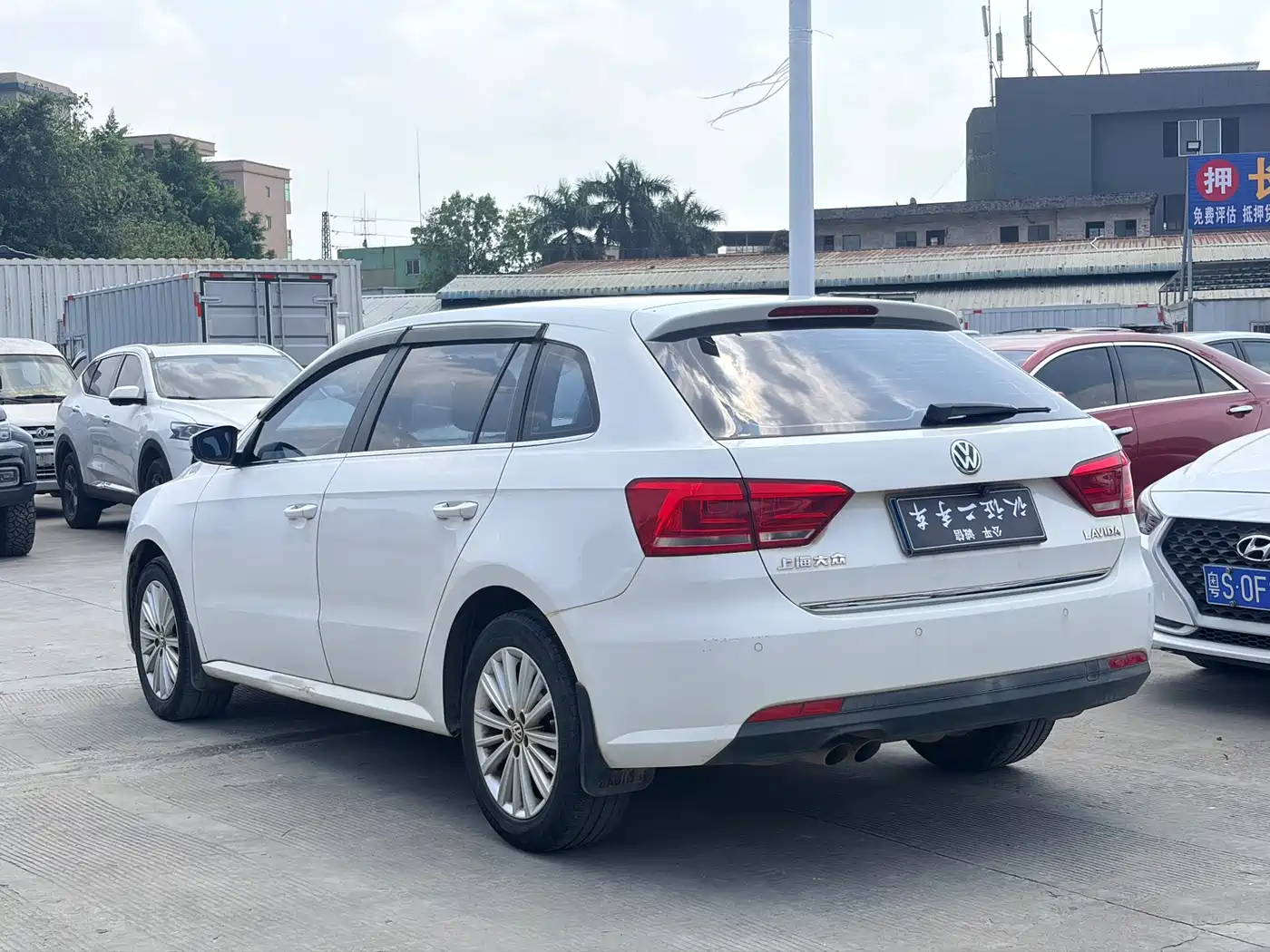 Volkswagen Lavida Tour 2013 1.4TSI Automatic Comfort фото 3