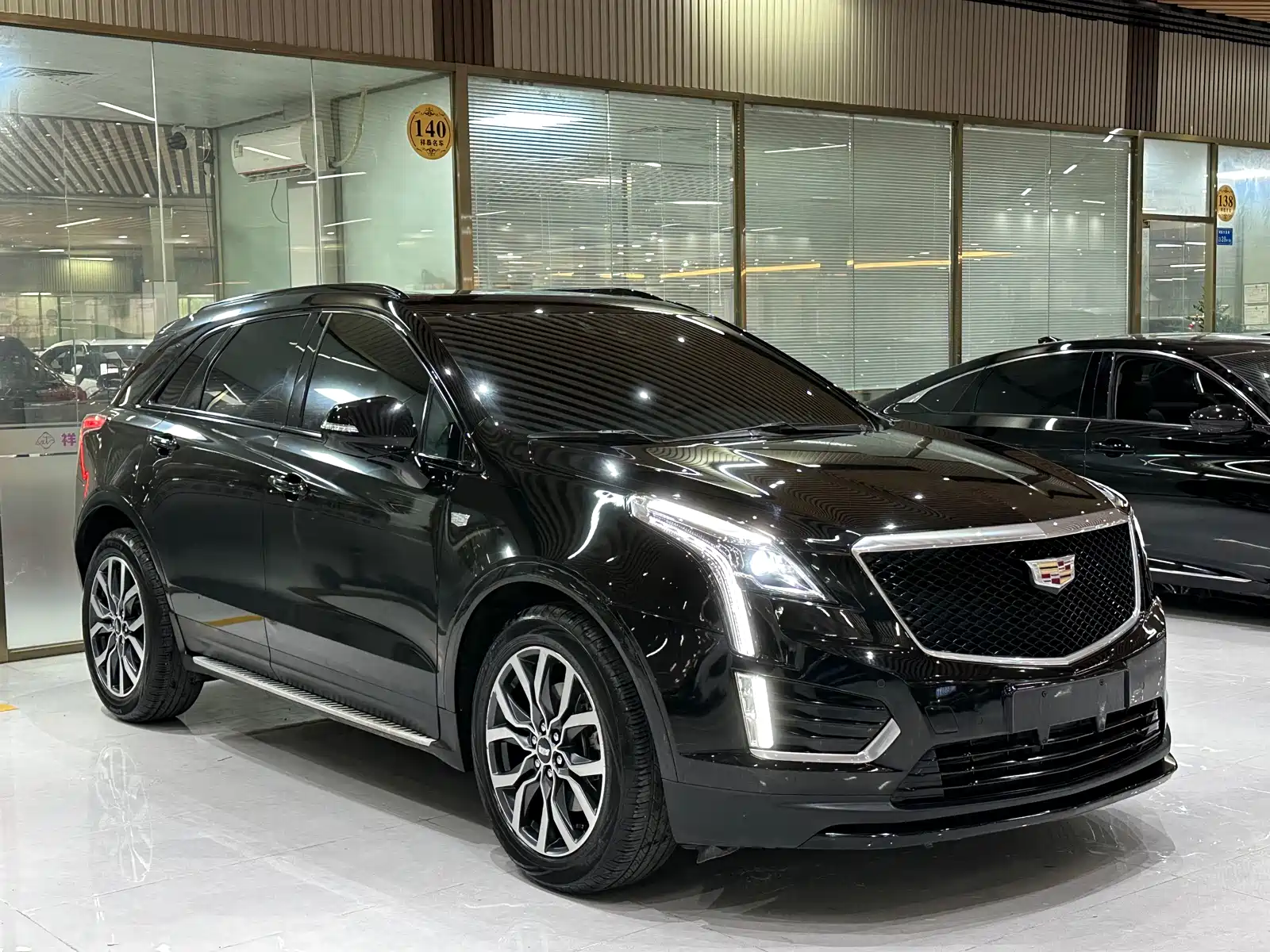 Фото 3 - Cadillac XT5