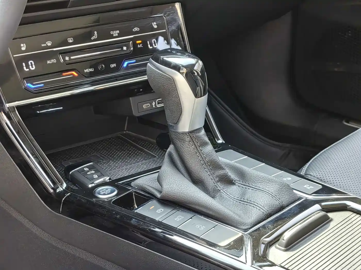 Фото 8 - Volkswagen Passat