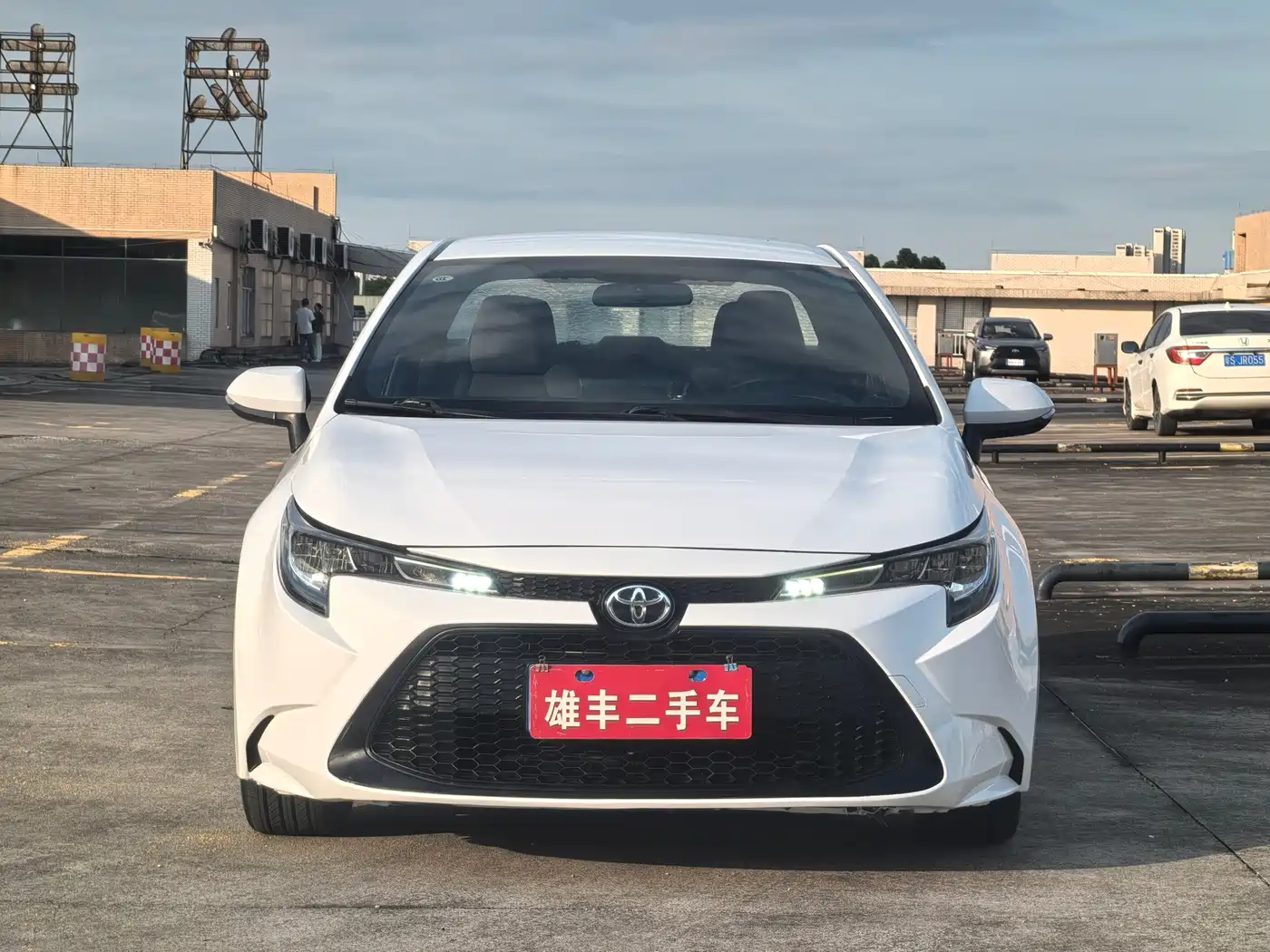 Toyota Levin 2022 TNGA 1.5L CVT Progressive Edition фото 2