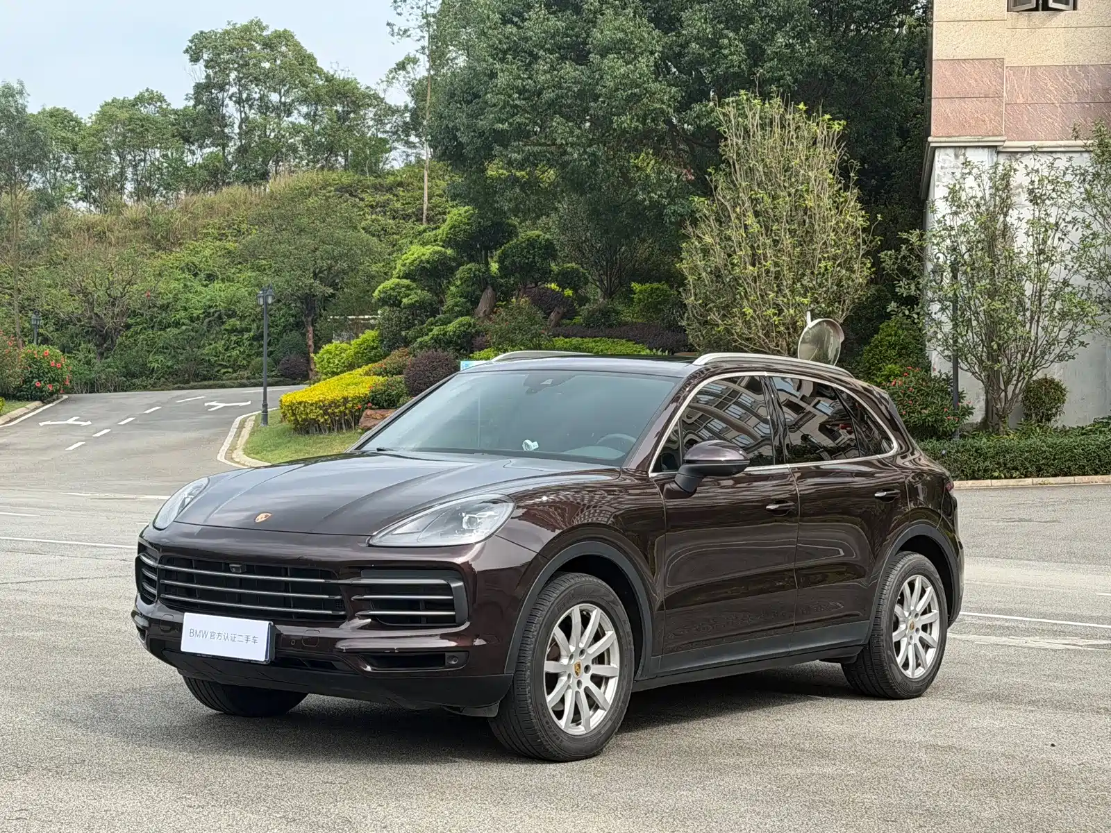 صورة 1 - Porsche Cayenne