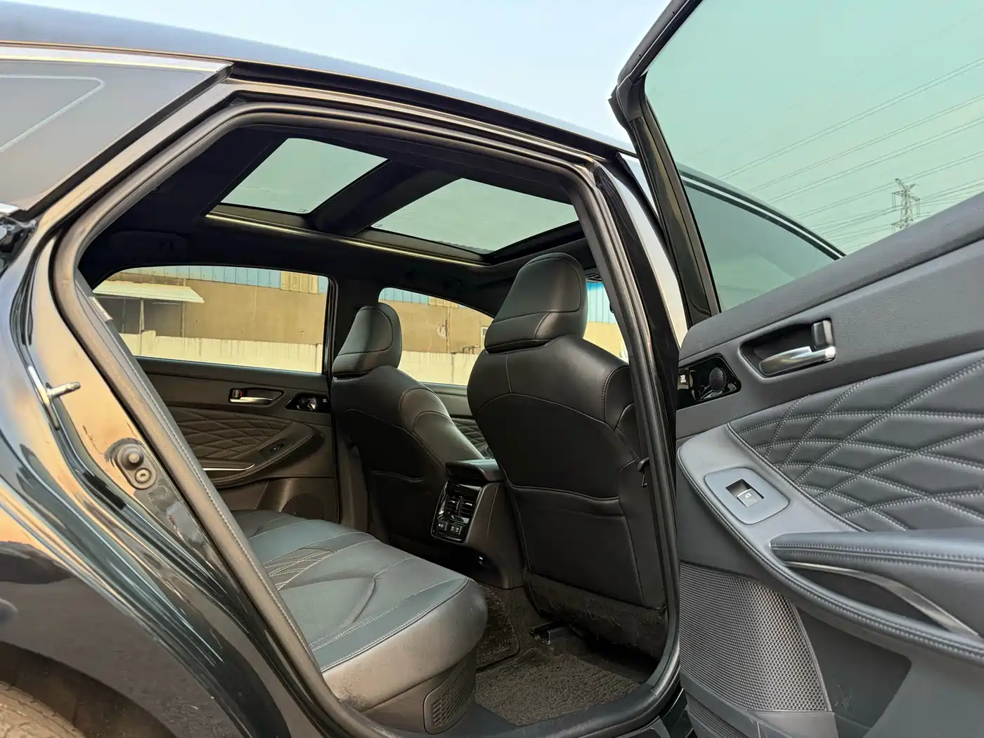 Toyota Avalon 2019 Hybrid 2.5L Limited Flagship Edition China VI фото 14