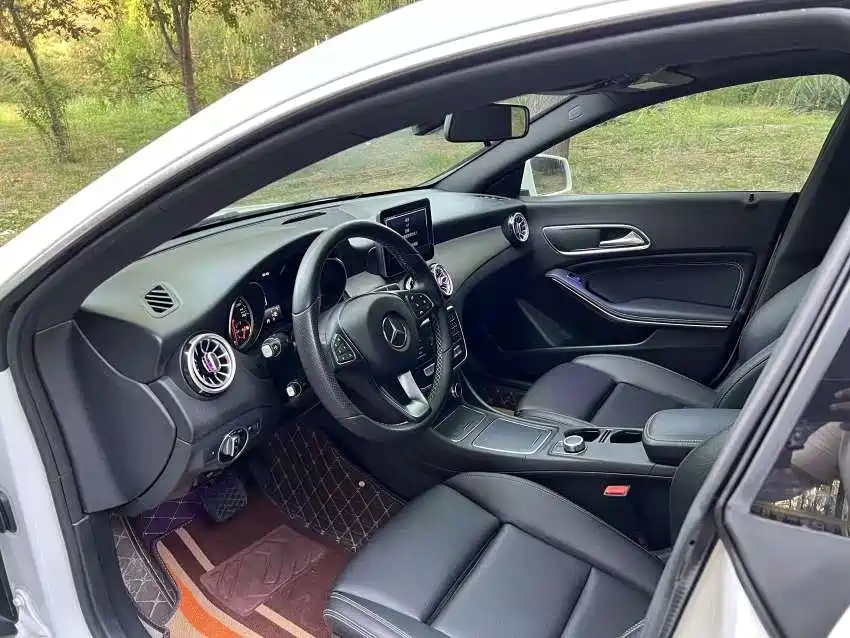 Mercedes-Benz CLA (Import) 2018 CLA 200 Dynamic Edition фото 6