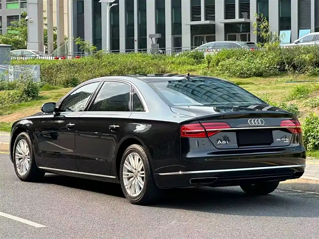 Audi A8 2014 A8L 45 TFSI quattro Comfort фото 5