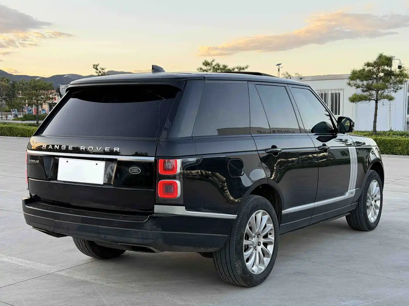 Фото 3 - Land Rover Range Rover