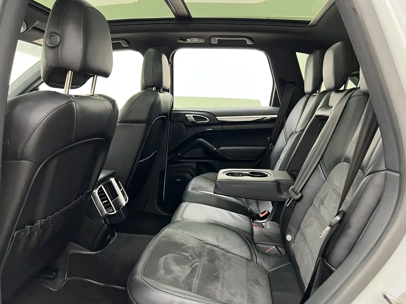 Porsche Cayenne 2016 Cayenne Platinum Edition 3.0T фото 18