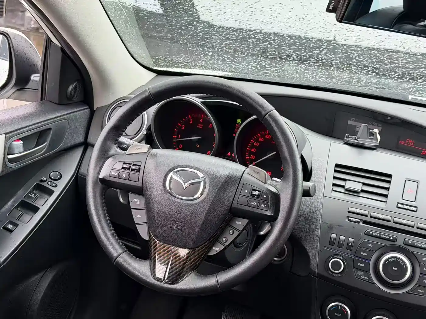 Mazda Mazda3 Axela 2013 2011 Sedan 2.0L Automatic Luxury