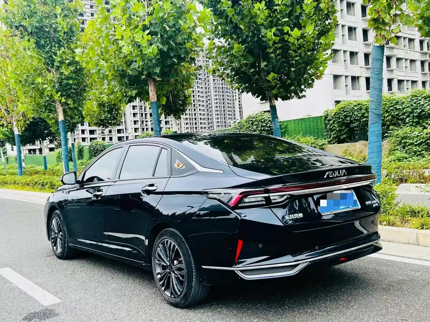 DONGFENG YI HYUN MAX